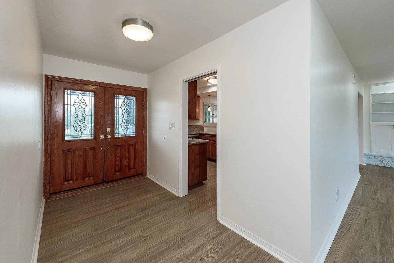 5640 Del Cerro Blvd - Photo 2 of 38