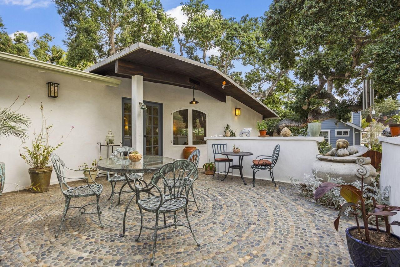 1730 Calle Poniente - Photo 2 of 21