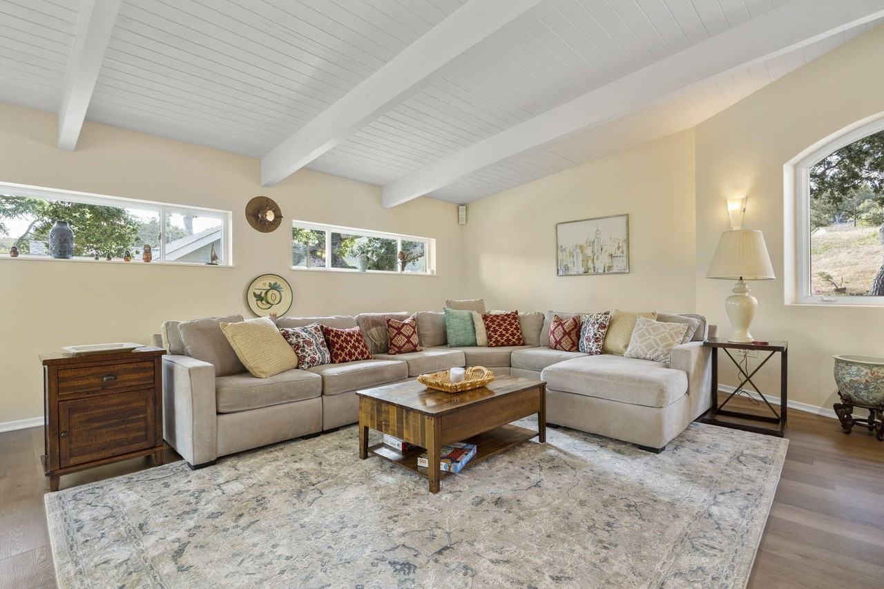 1730 Calle Poniente - Photo 4 of 21