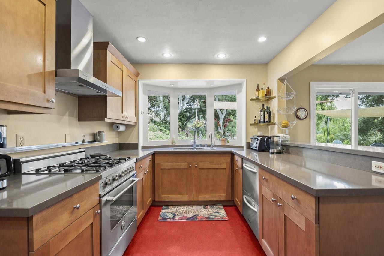 1730 Calle Poniente - Photo 5 of 21