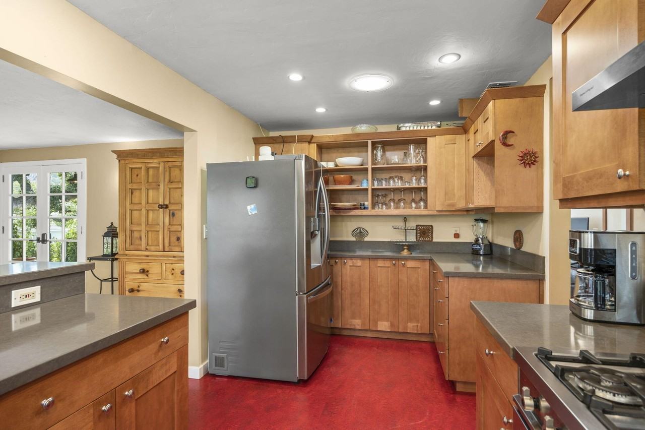 1730 Calle Poniente - Photo 6 of 21