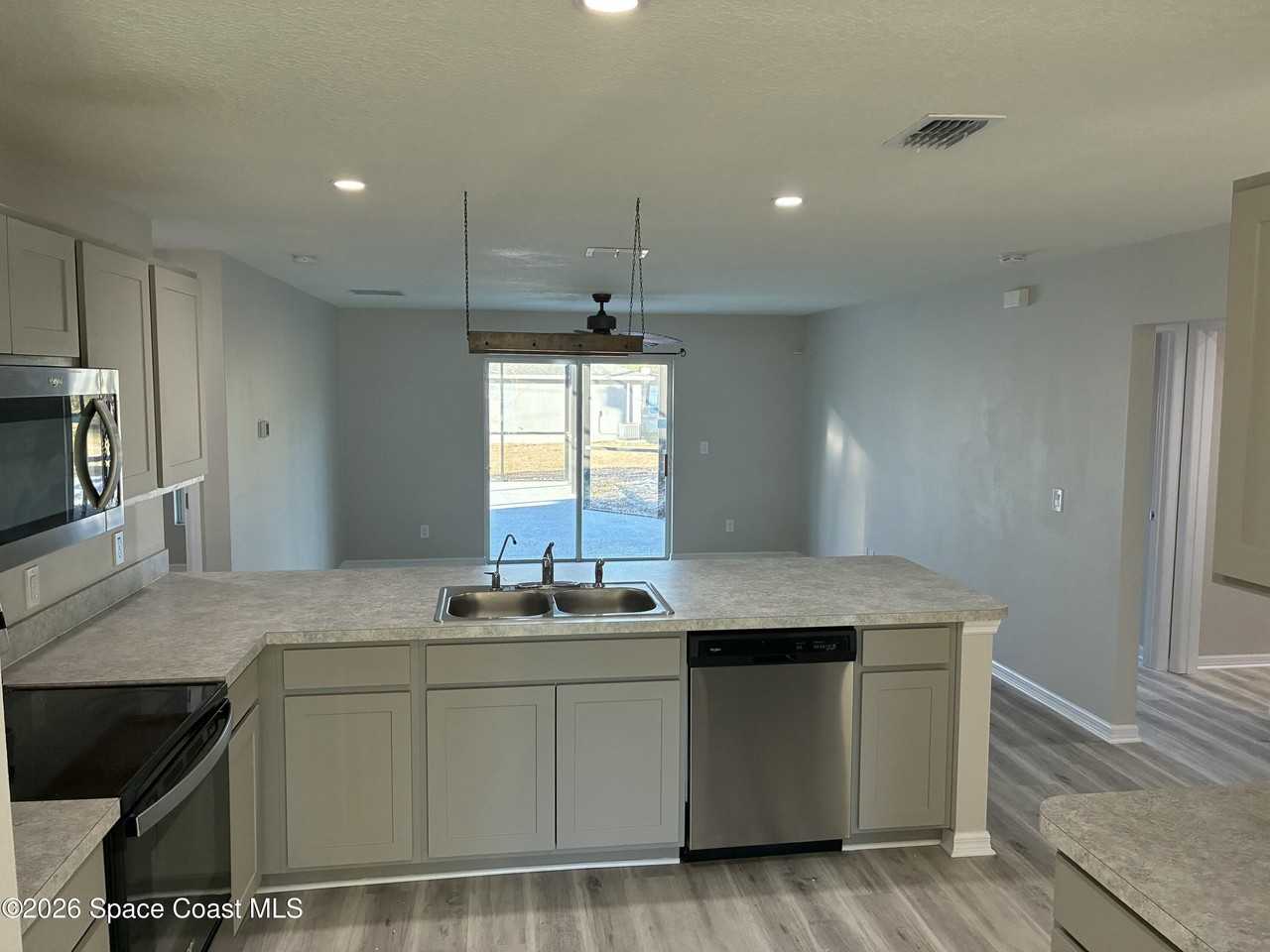 487 Dadeville St Se - Photo 6 of 19