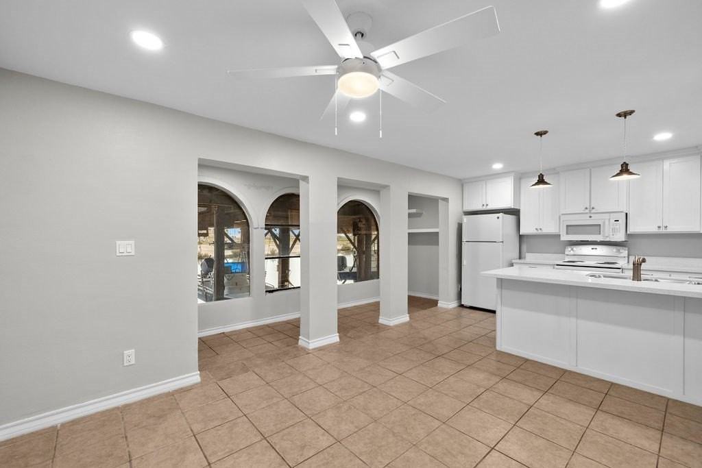 1313 Harbor Island Dr - Photo 3 of 27