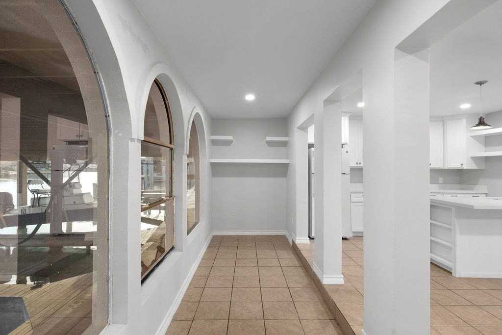 1313 Harbor Island Dr - Photo 4 of 27