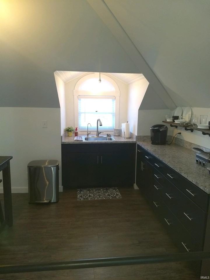 505 N 6th St #LOFT - Photo 7 of 15