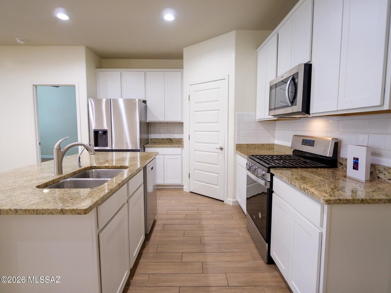 8749 W Baja Fairy Dr - Photo 3 of 31