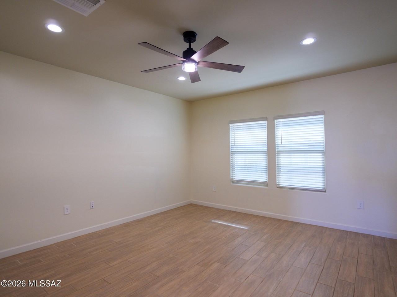 8749 W Baja Fairy Dr - Photo 5 of 31