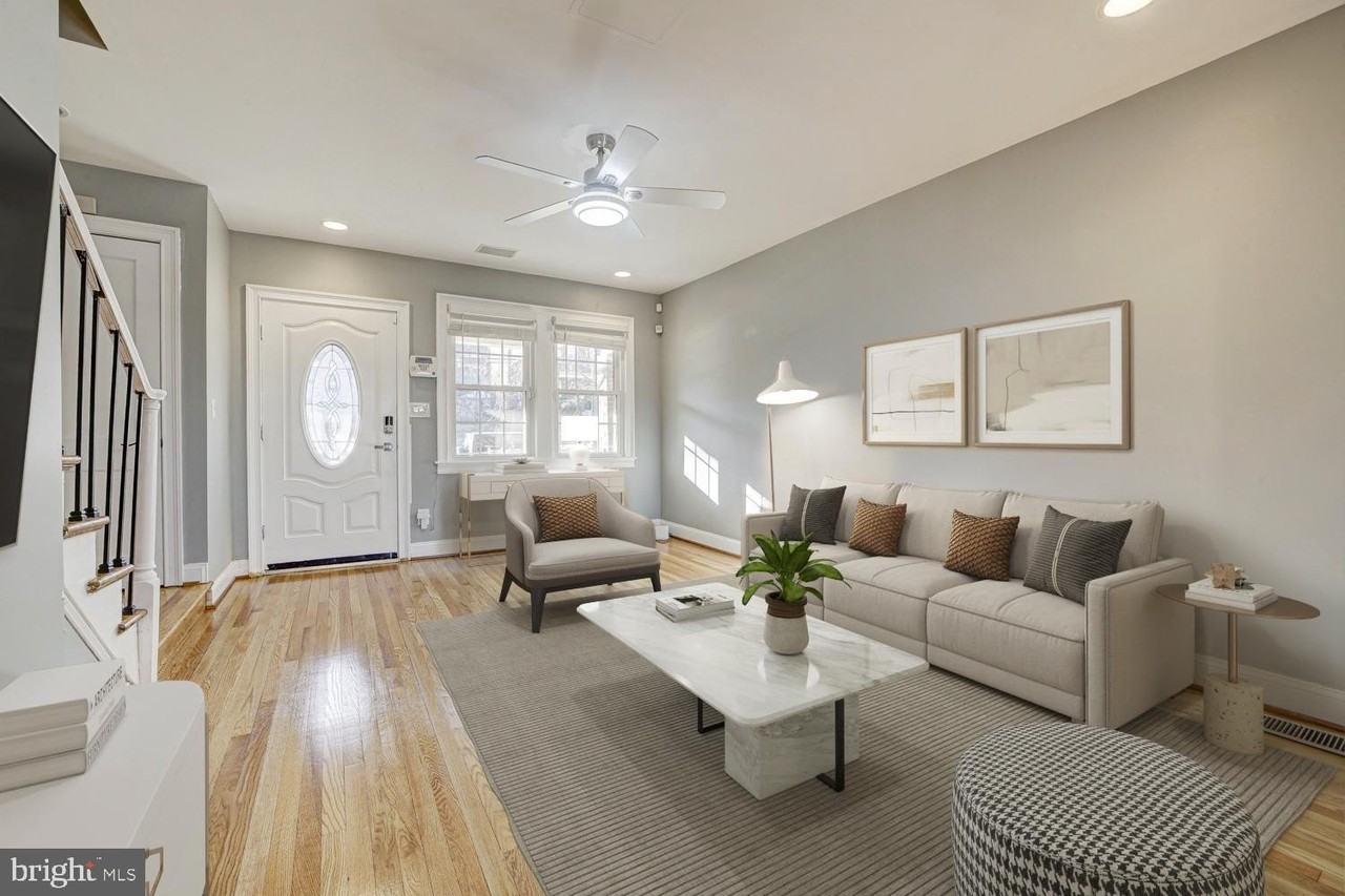 3958 Blaine St Ne - Photo 2 of 18