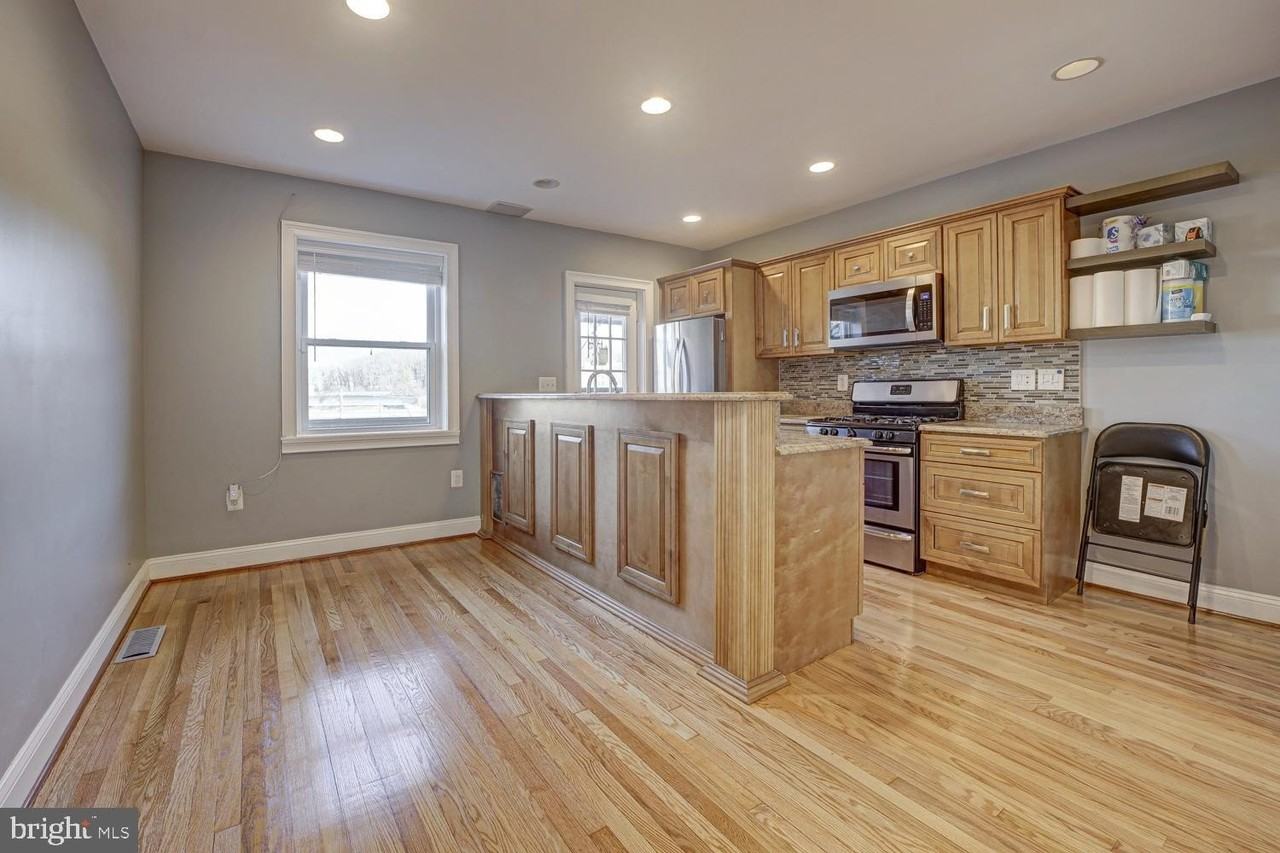 3958 Blaine St Ne - Photo 4 of 18