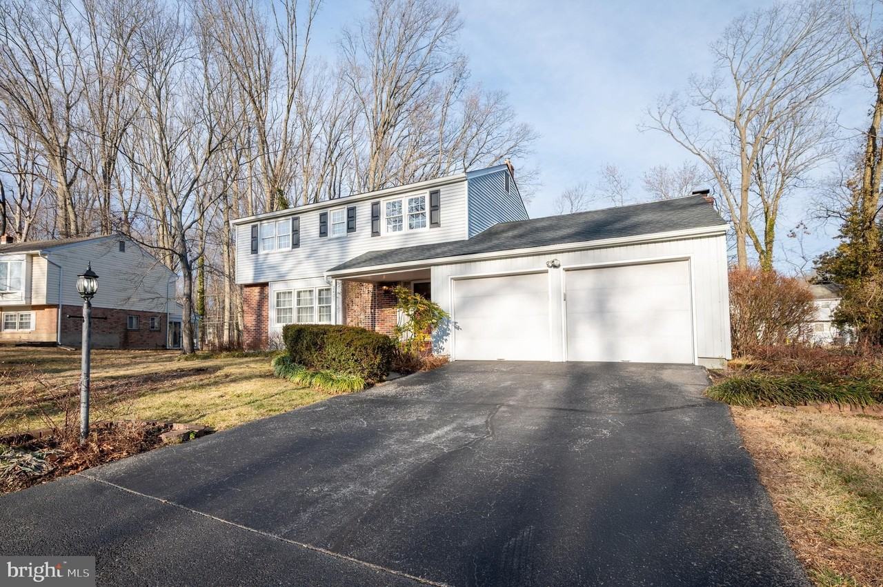 2409 Sweetbriar Rd - Photo 3 of 36