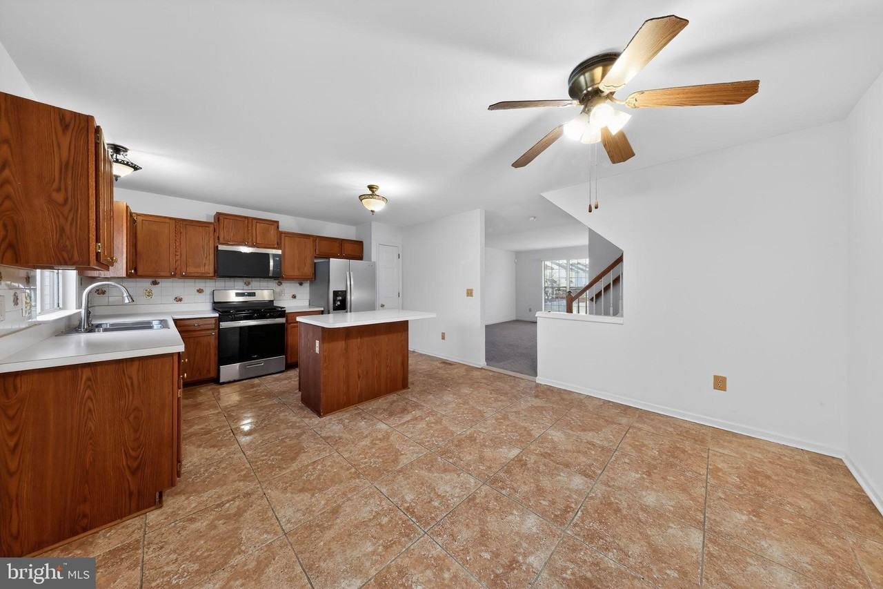 409 Feather Dr - Photo 5 of 29