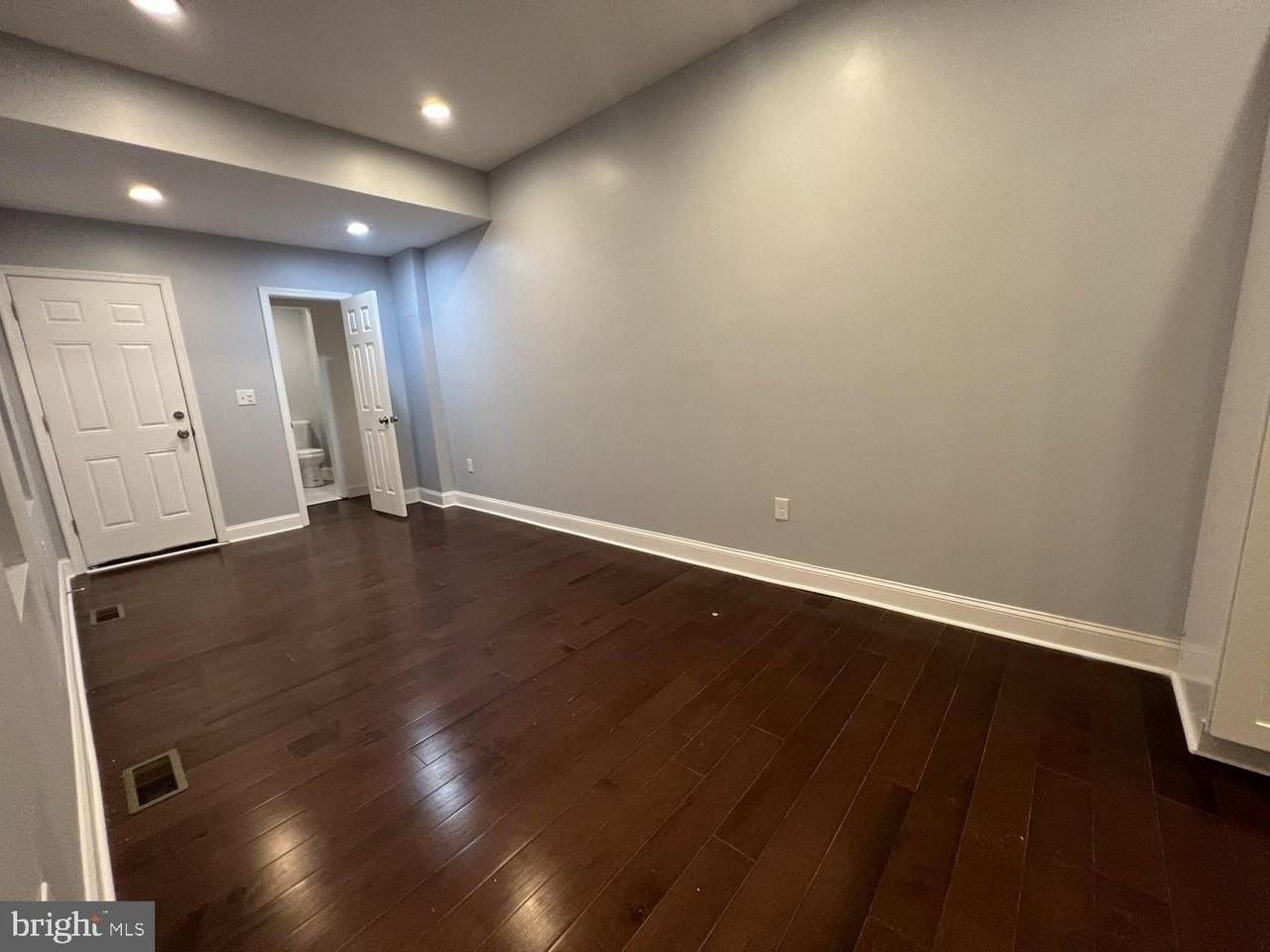 1607 E Biddle St - Photo 6 of 23