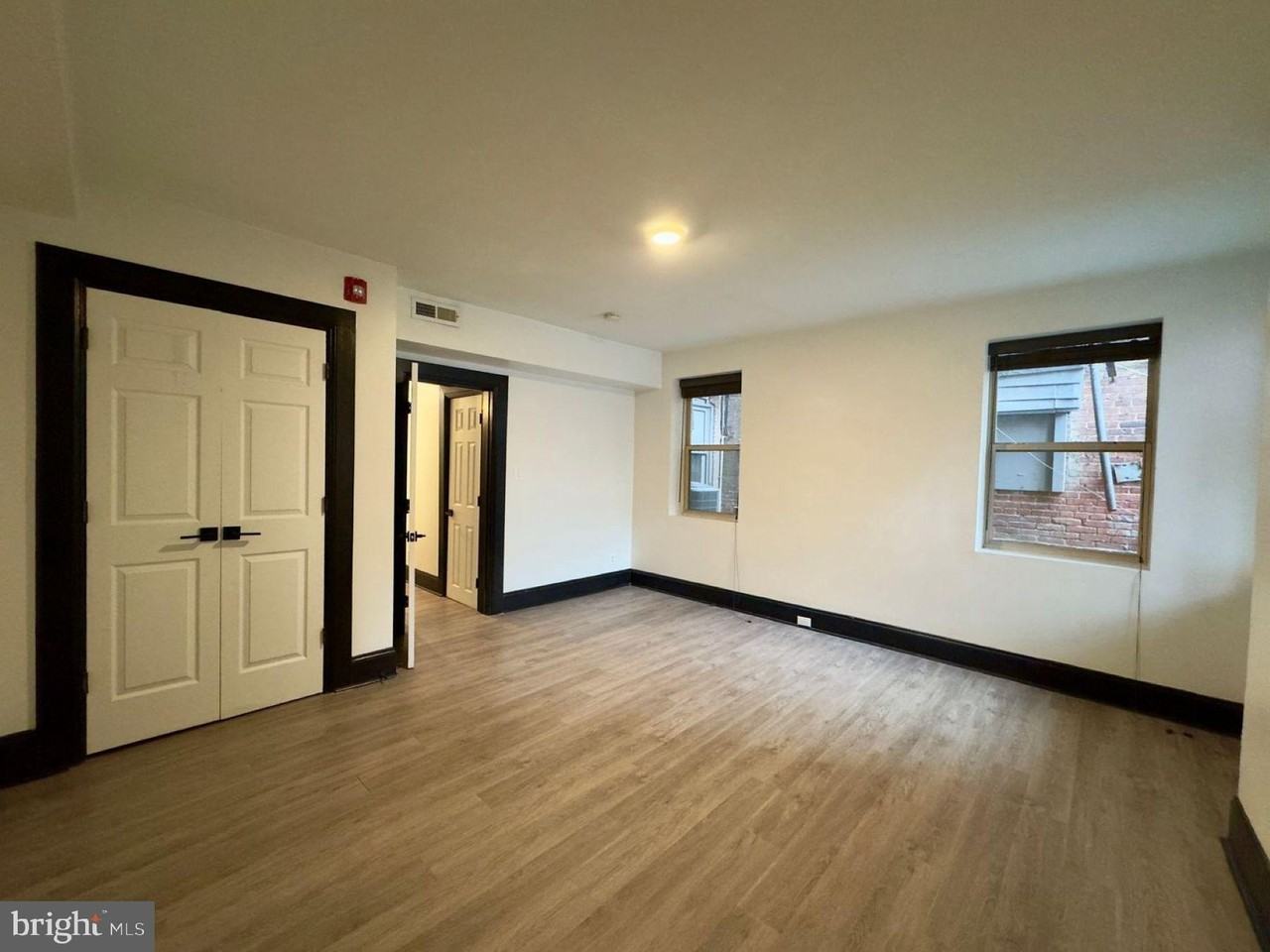 1021 Saint Paul St Apt 1b #1B - Photo 4 of 6