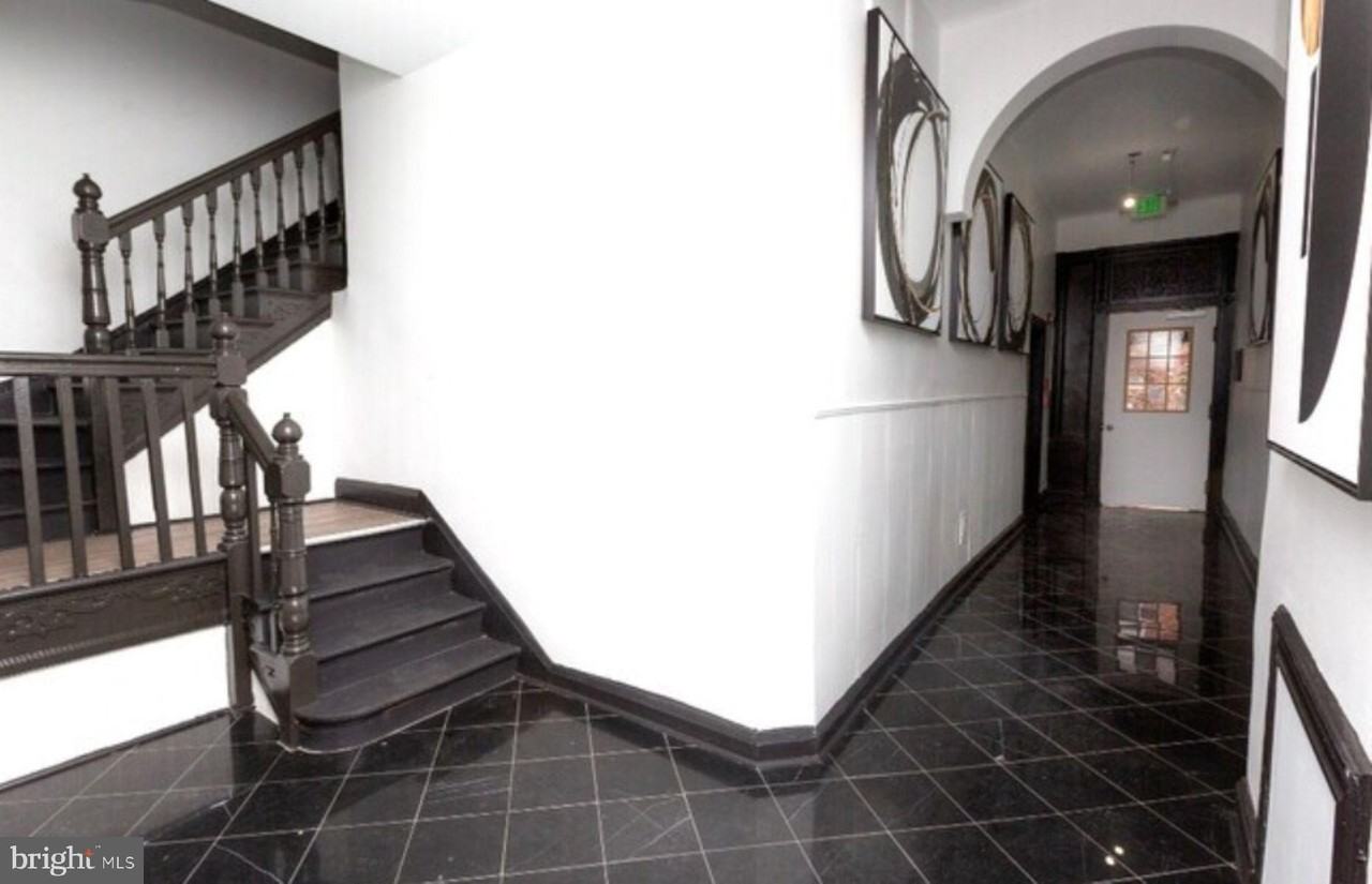 1021 Saint Paul St Apt 1b #1B - Photo 5 of 6