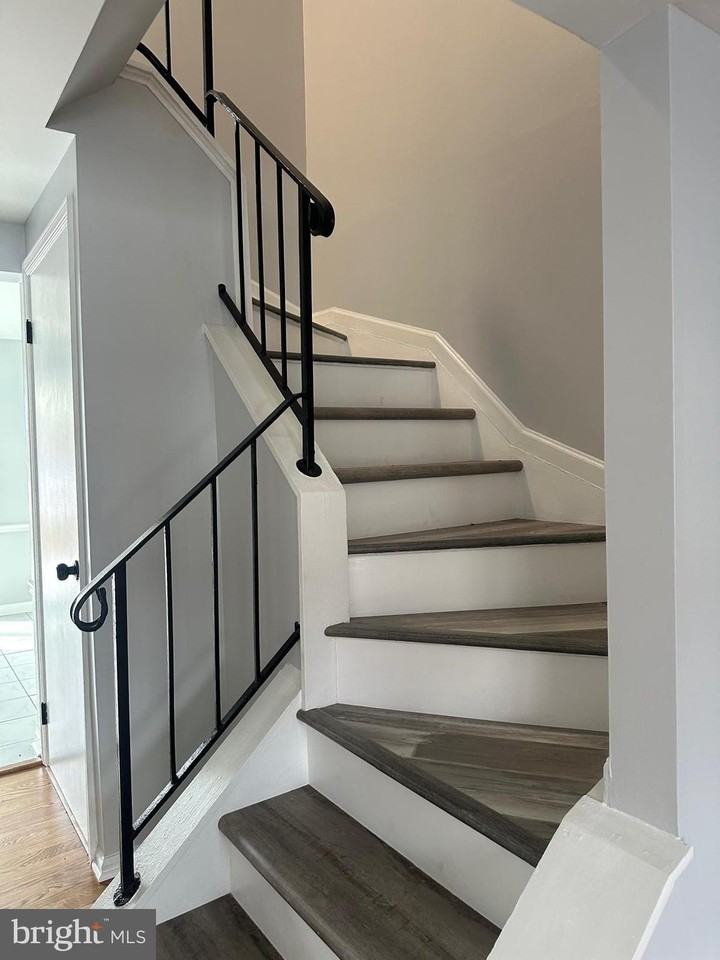 5363 King Arthur Cir - Photo 7 of 23