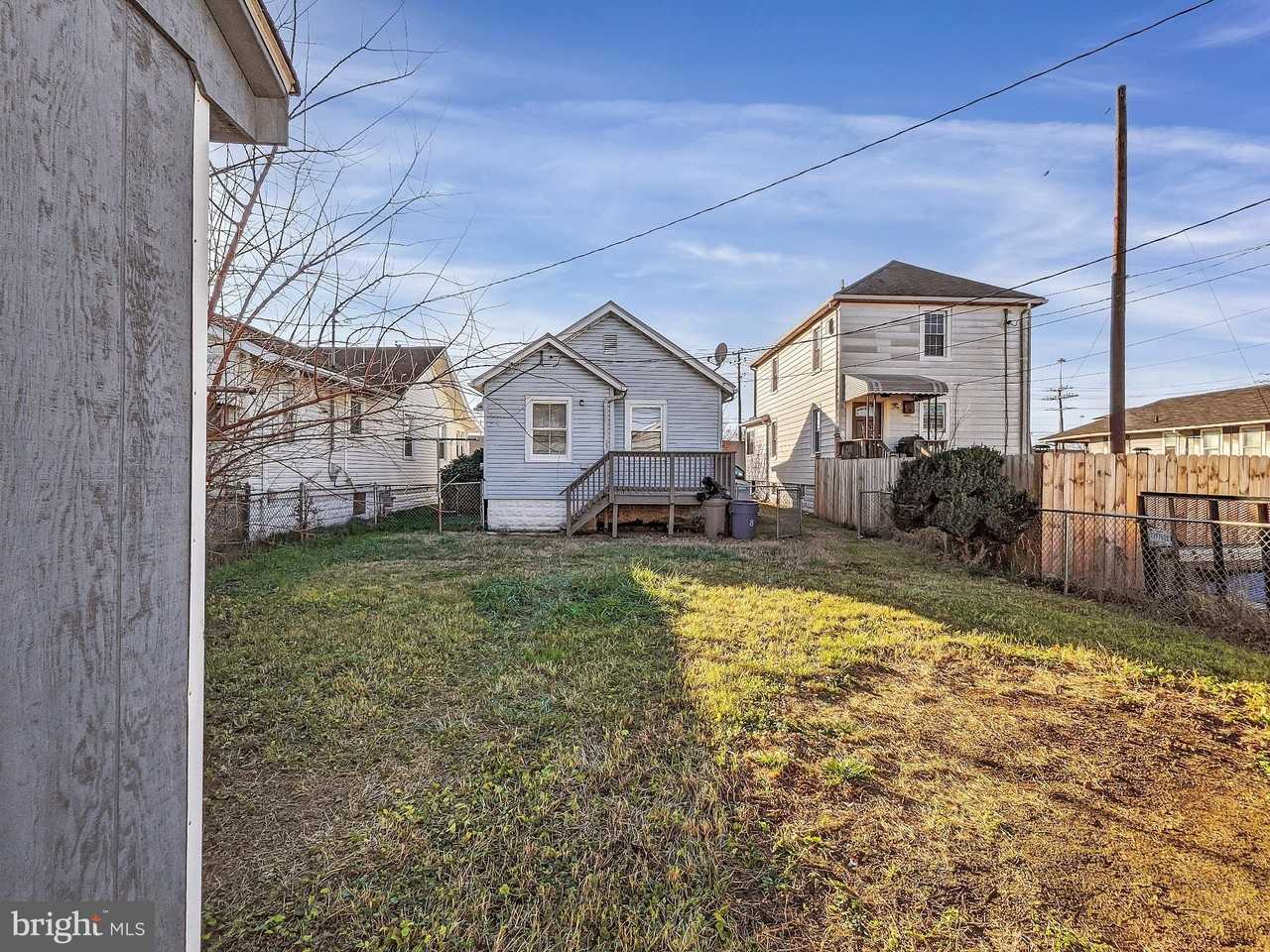 211 Main St - Photo 3 of 23