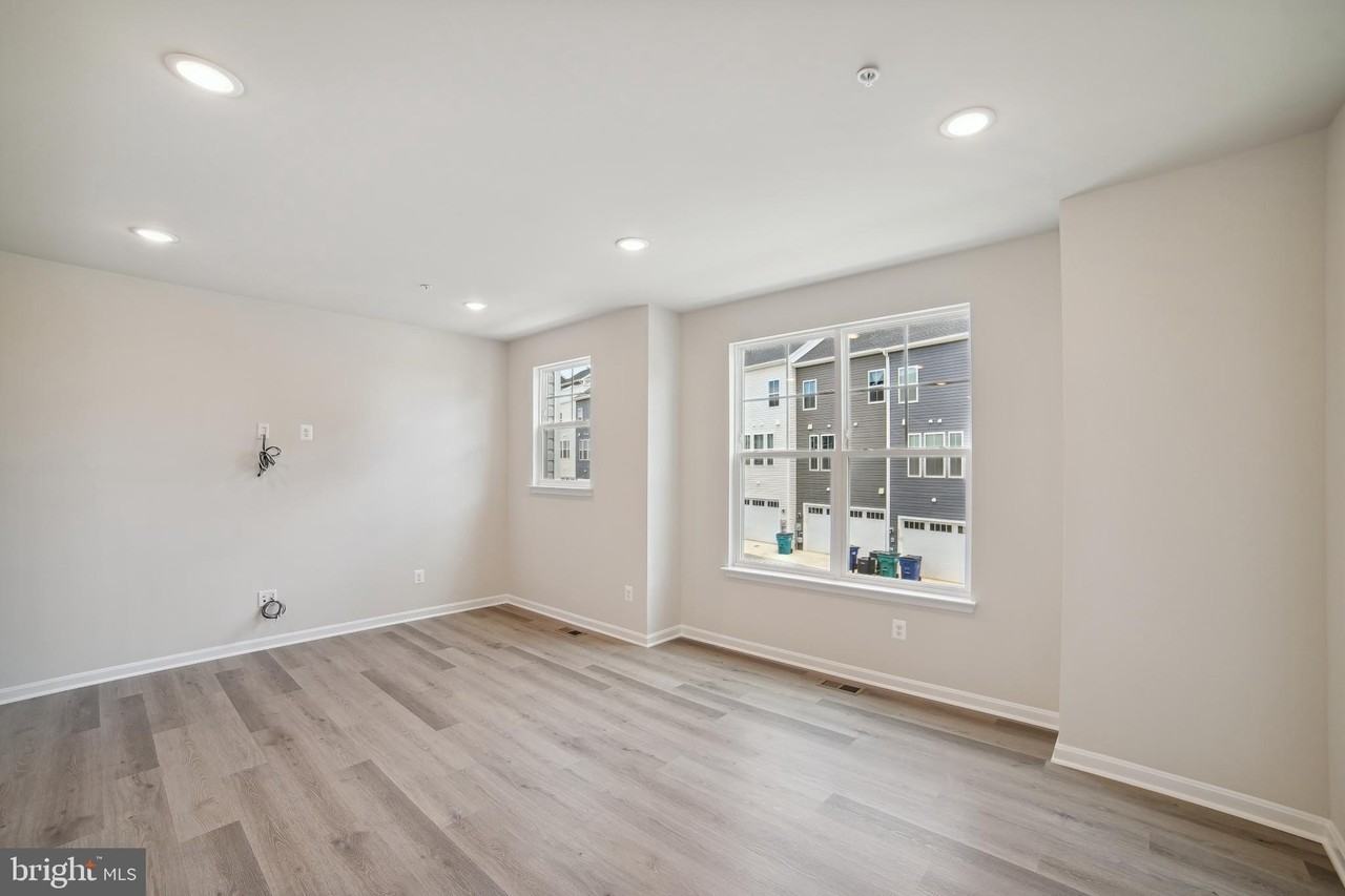 2513 Gatwick Ln - Photo 6 of 20