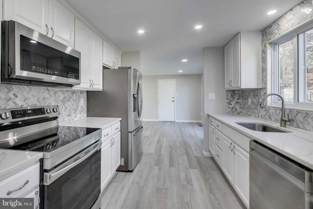 18948 Quail Valley Blvd - Photo 2 of 44