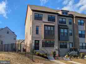 6710 Belcrest Rd - Photo 1 of 1