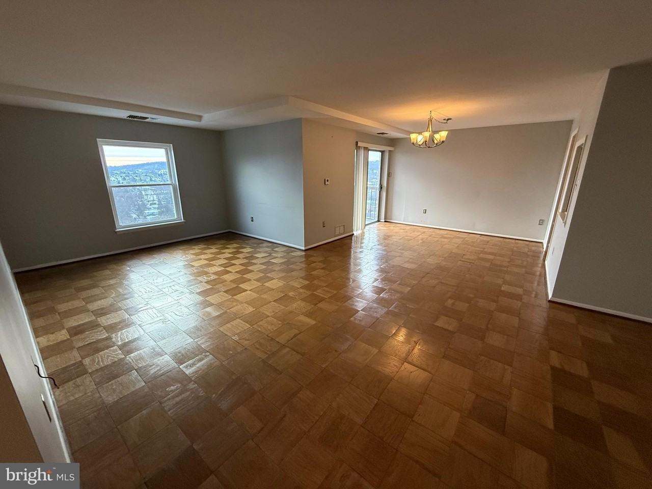 1375 Pershing Blvd Apt 601 #601 - Photo 3 of 10