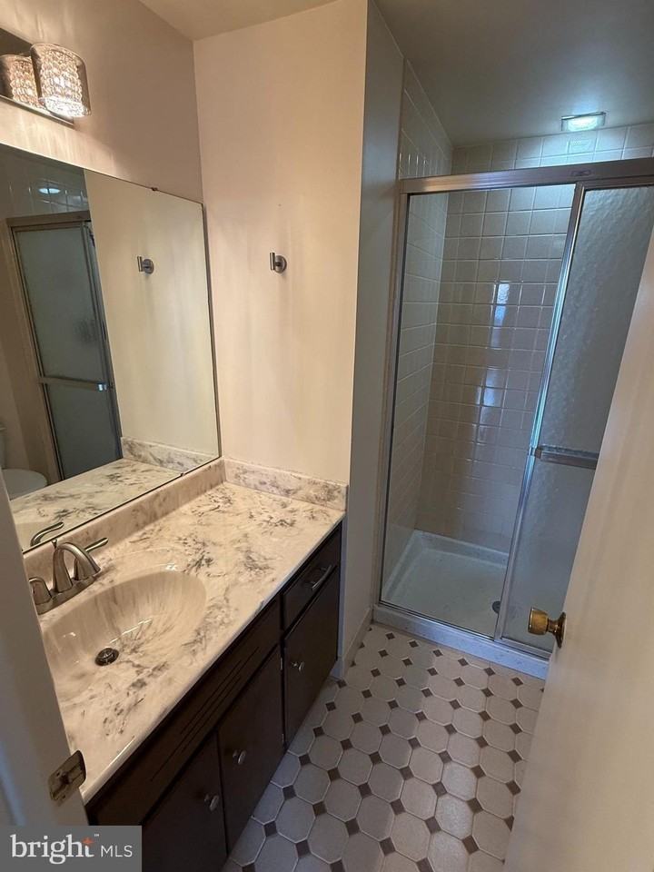 1375 Pershing Blvd Apt 601 #601 - Photo 5 of 10