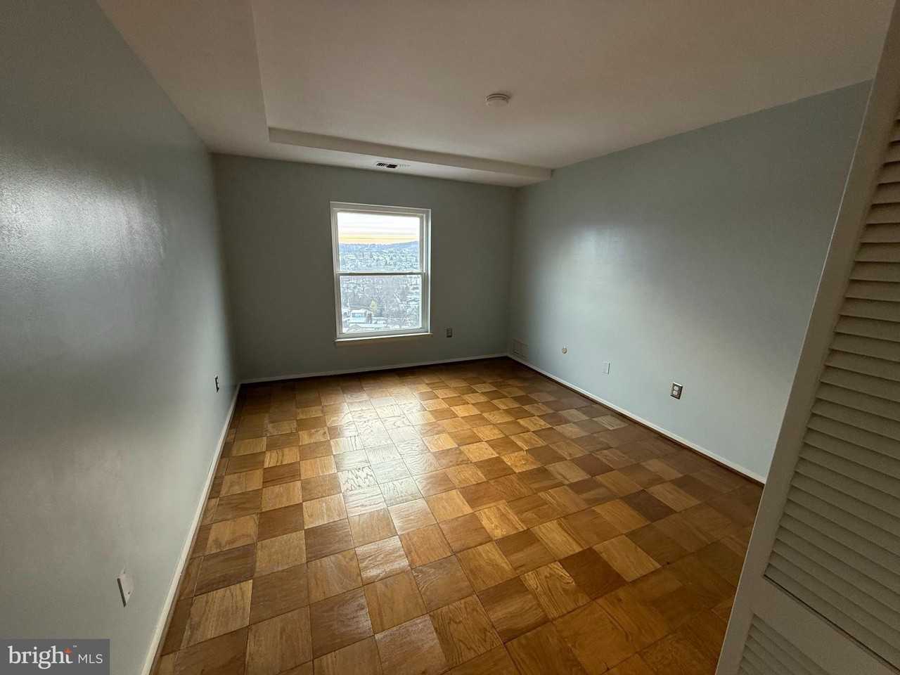 1375 Pershing Blvd Apt 601 #601 - Photo 6 of 10