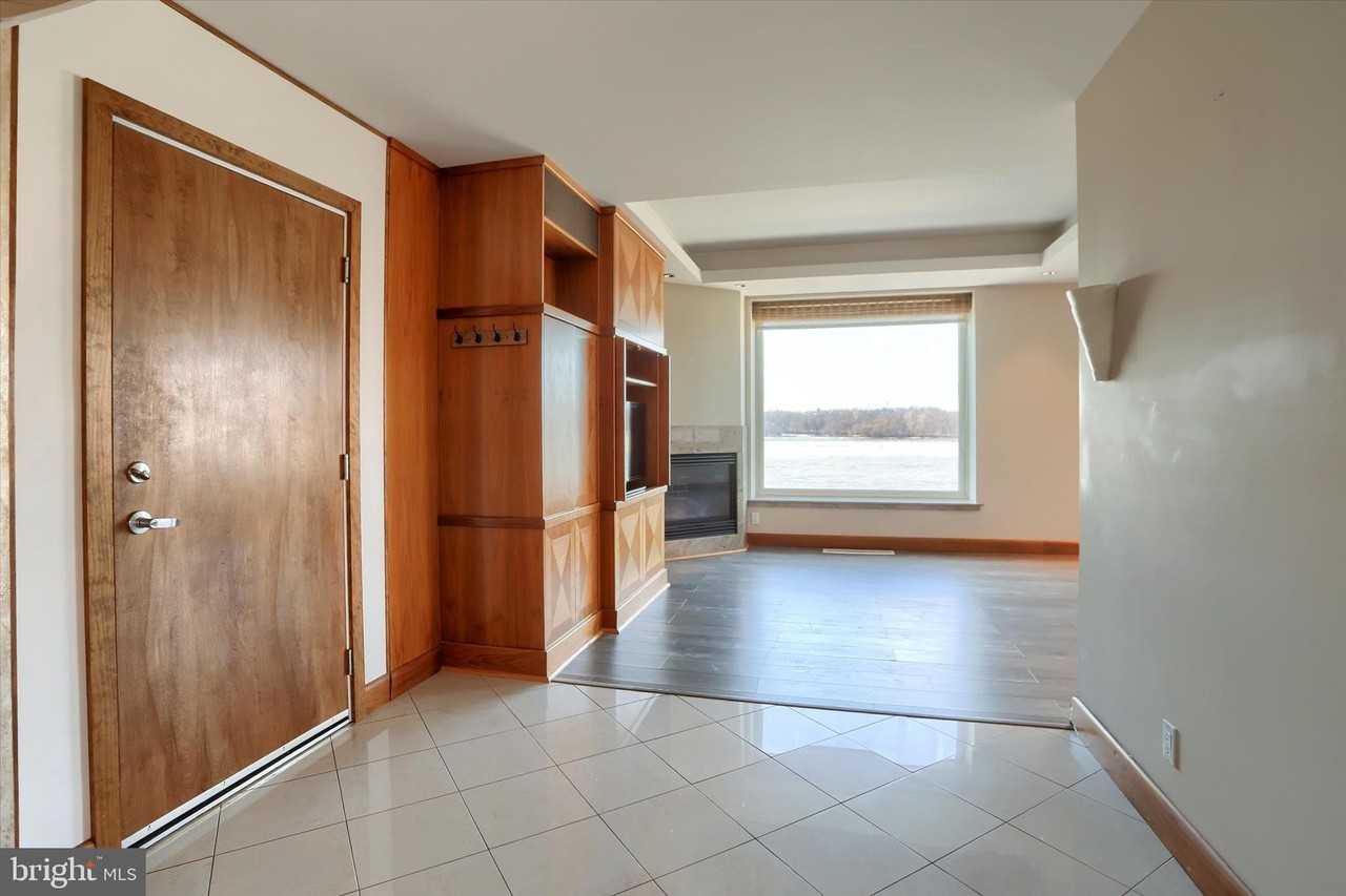 2837 N Front St Apt 301 #301 - Photo 5 of 48