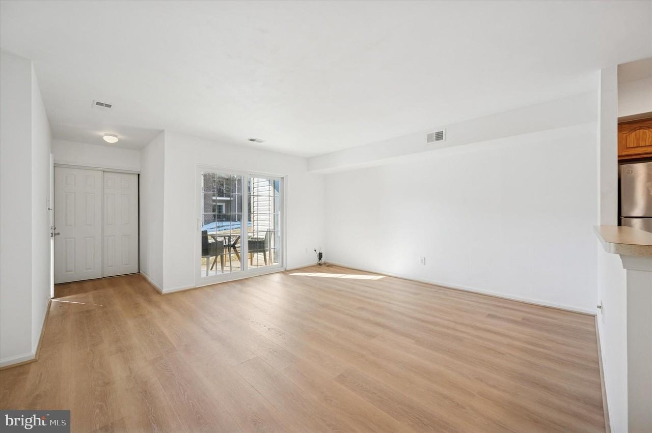 61 Ramsgate Ct - Photo 6 of 20