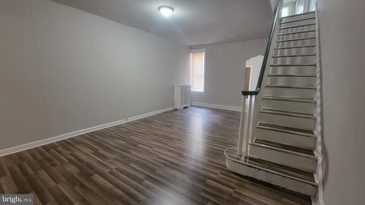 3208 D St - Photo 5 of 33