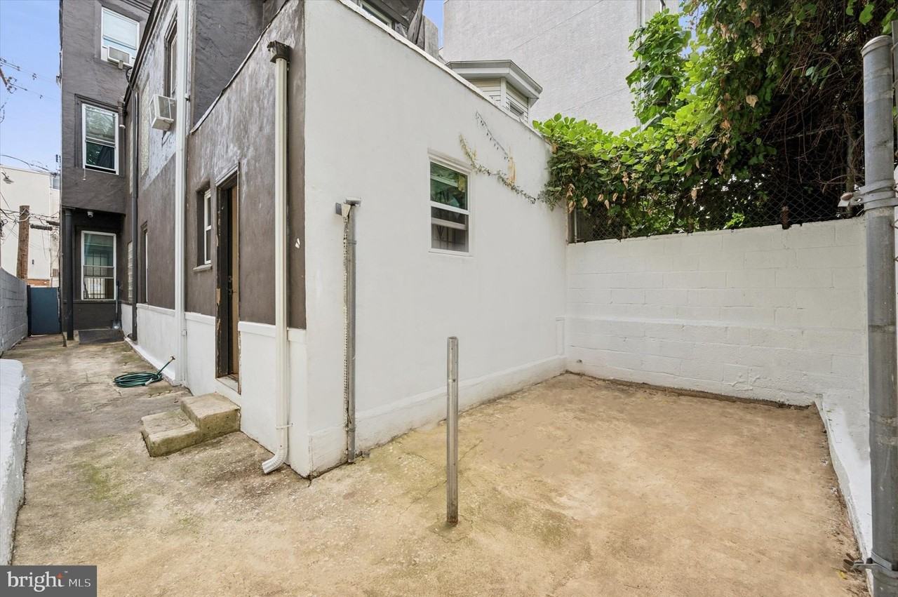 1632 N Willington St - Photo 3 of 27