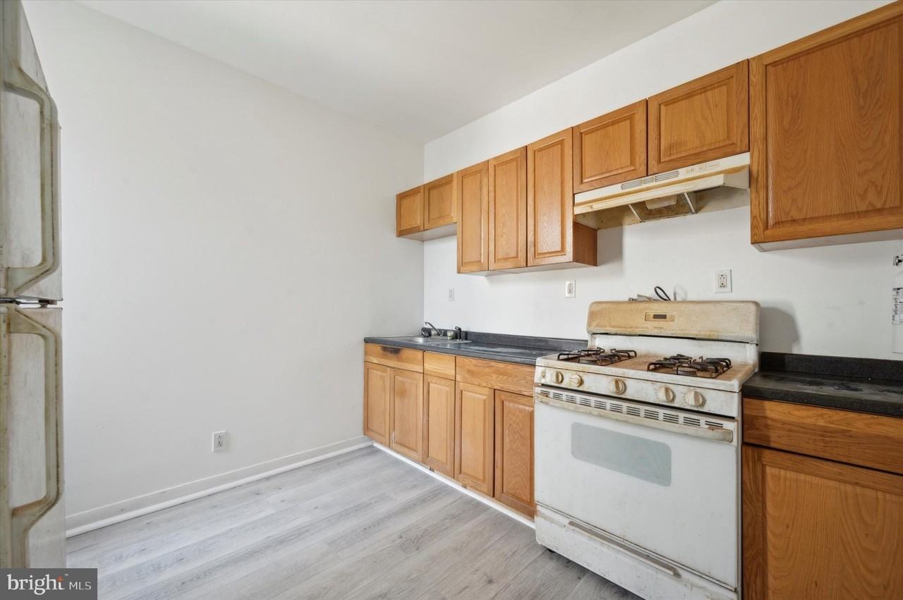 2914 N 22nd St - Photo 7 of 16