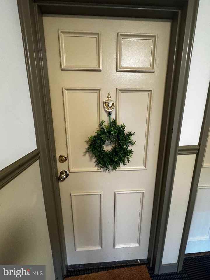 4372 N Pershing Dr Apt 2 #2 - Photo 2 of 26