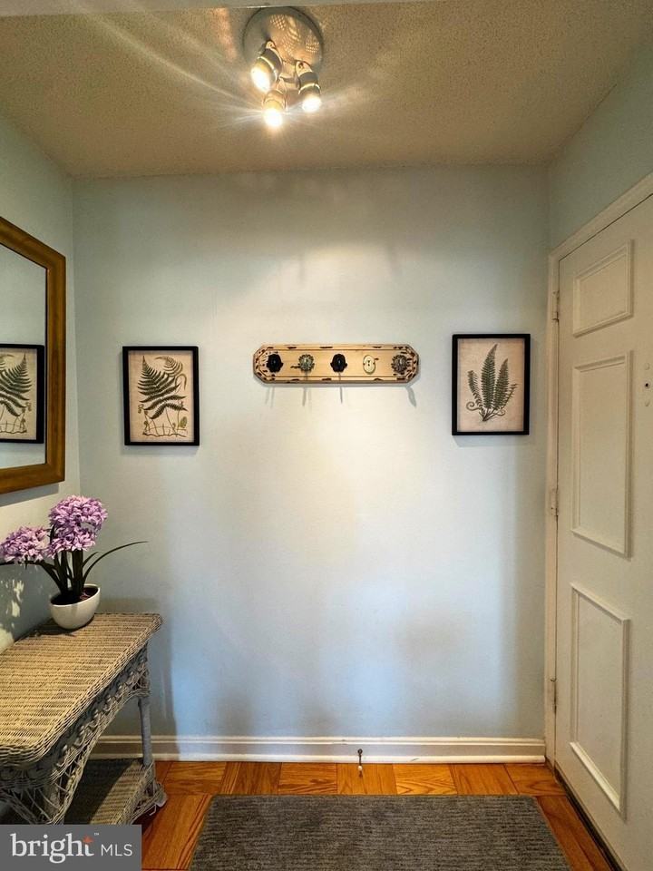 4372 N Pershing Dr Apt 2 #2 - Photo 3 of 26