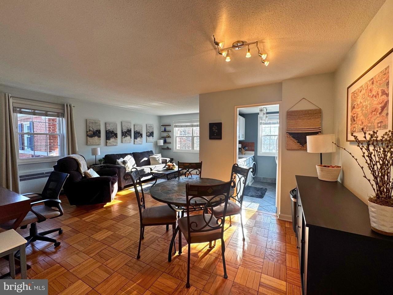 4372 N Pershing Dr Apt 2 #2 - Photo 4 of 26