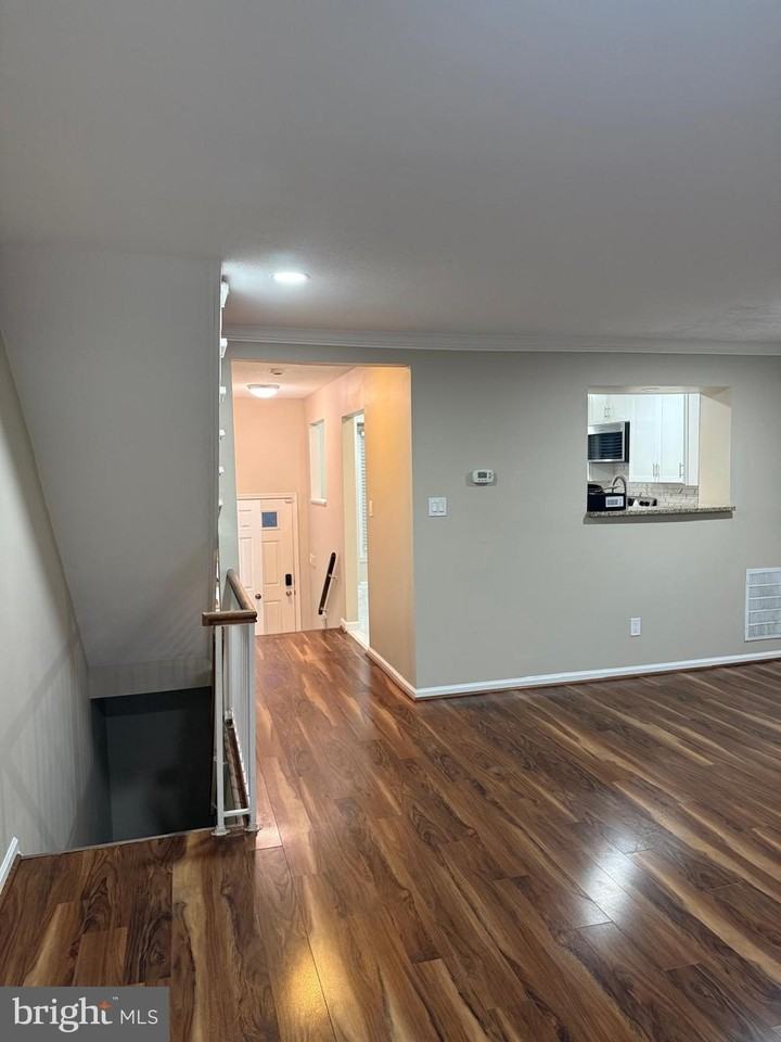 45 Fendall Ave - Photo 6 of 44