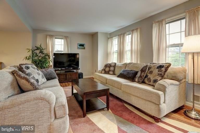 3898 University Dr - Photo 5 of 24