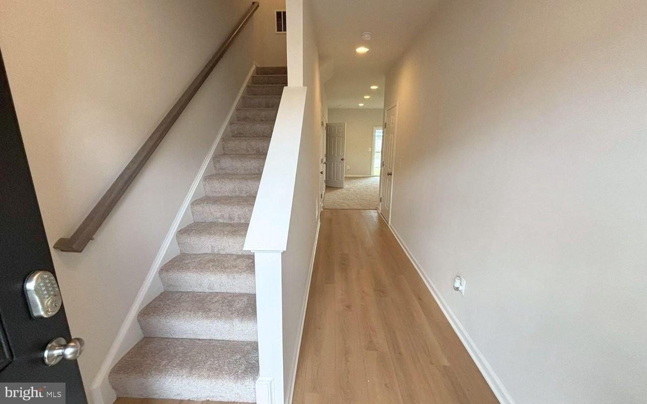 116 FLAXEN MANE Court - Photo 3 of 28