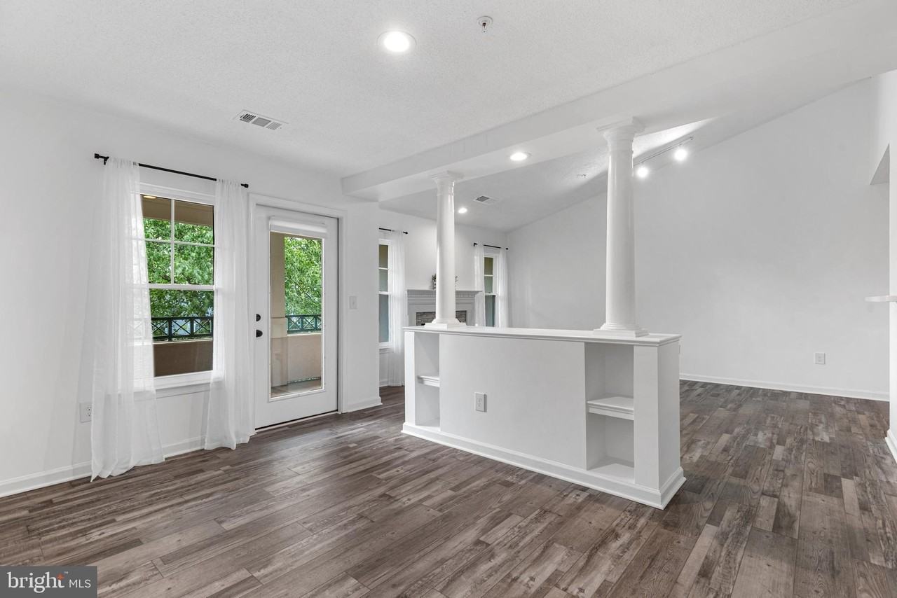 12004 Taliesin Pl Apt 32 #32 - Photo 7 of 26