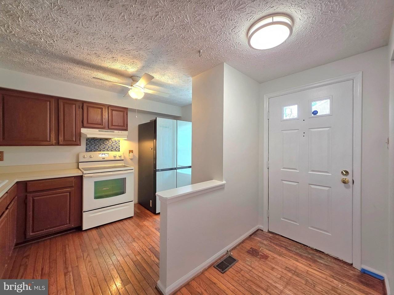 8568 Koluder Ct - Photo 2 of 29