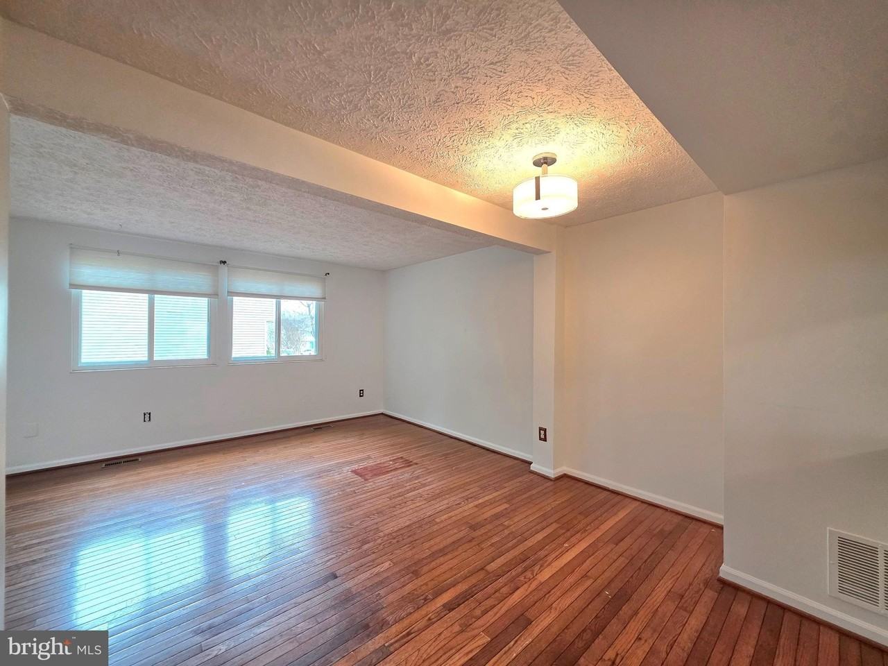 8568 Koluder Ct - Photo 6 of 29