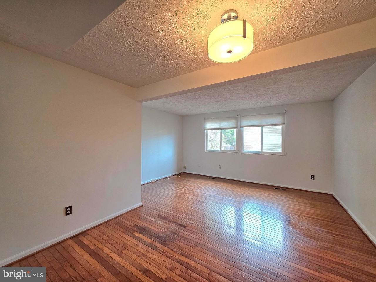 8568 Koluder Ct - Photo 7 of 29