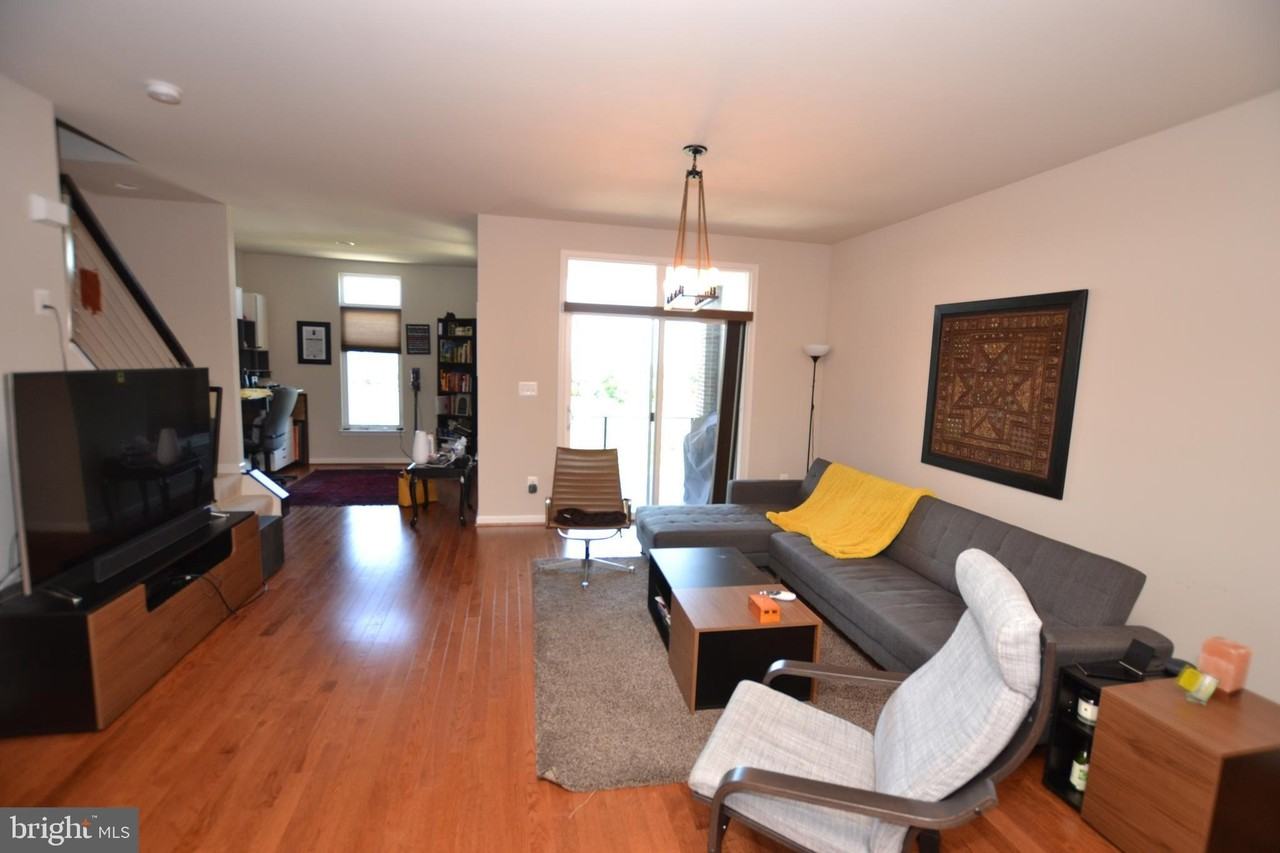 21027 Ashburn Heights Dr - Photo 4 of 16