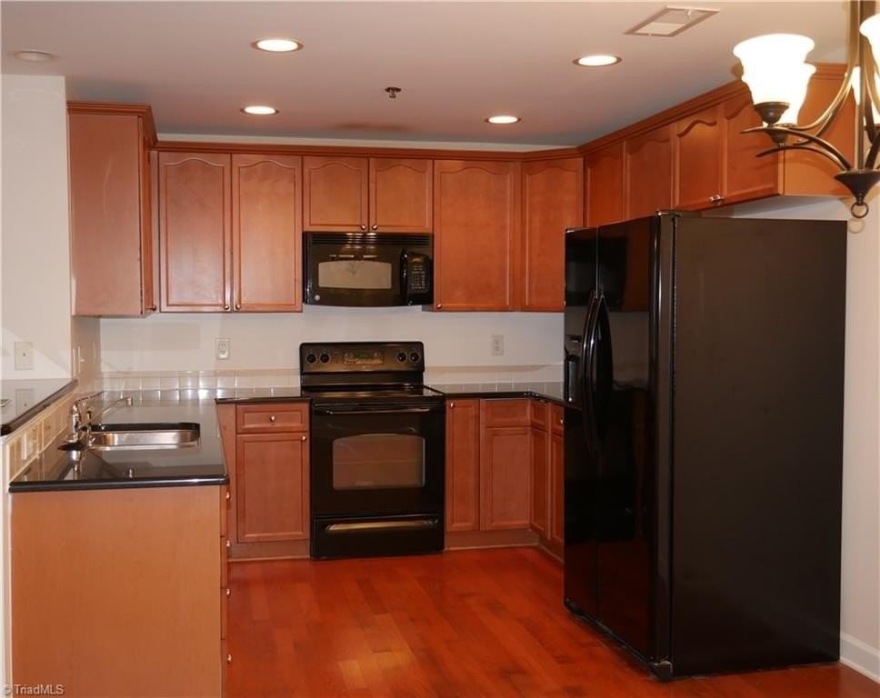 4762 Tatton Park Cir #2B - Photo 3 of 18