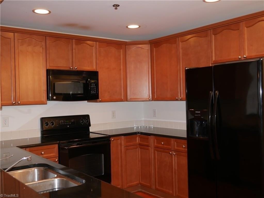 4762 Tatton Park Cir #2B - Photo 4 of 18