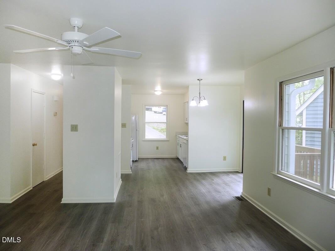 118 S Peak Dr - Photo 4 of 16