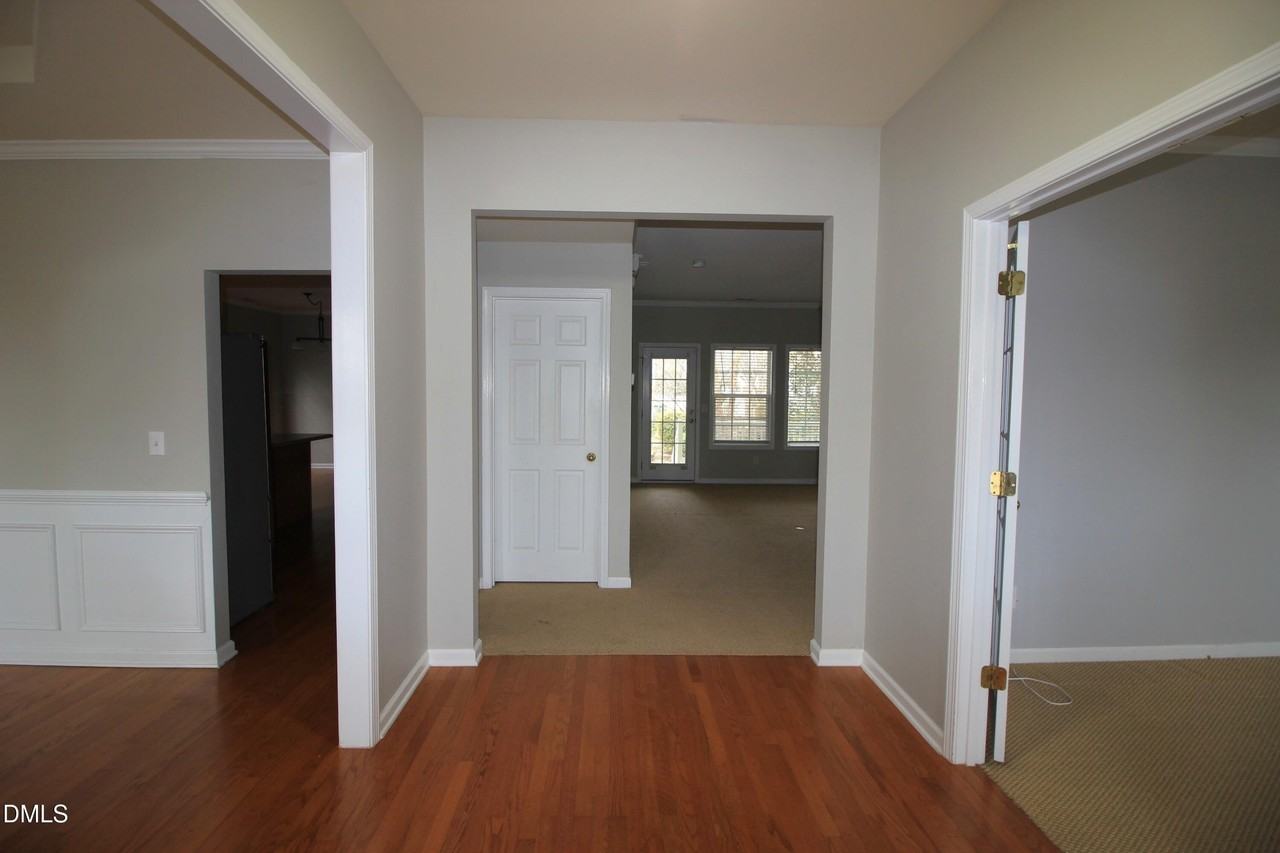 510 Warlick Green Ln - Photo 2 of 33