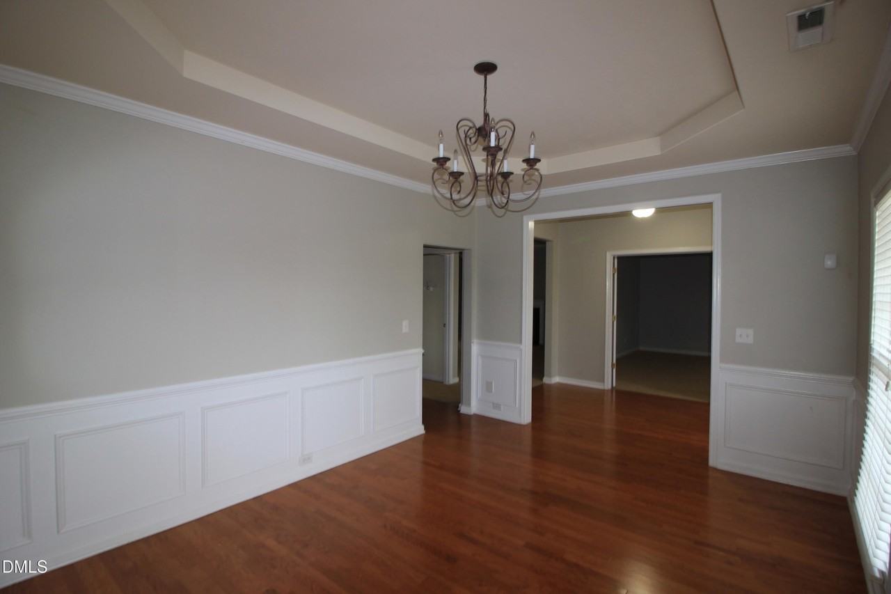 510 Warlick Green Ln - Photo 4 of 33