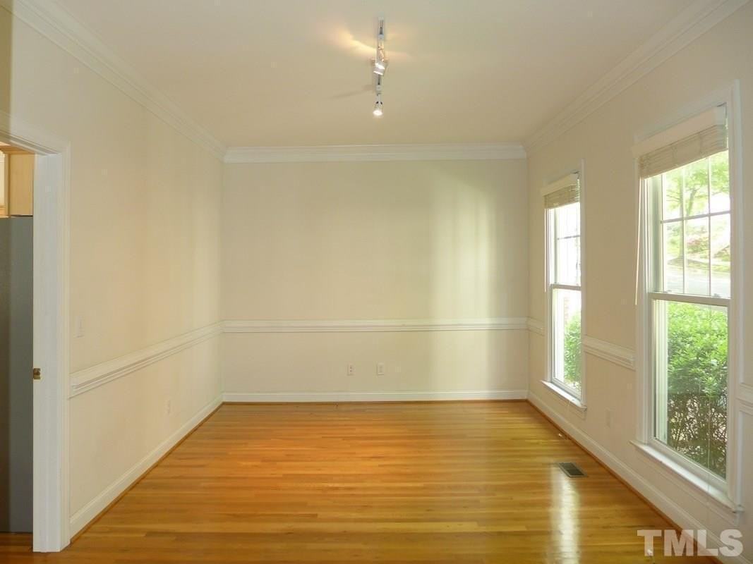 120 Tharrington Dr - Photo 5 of 22