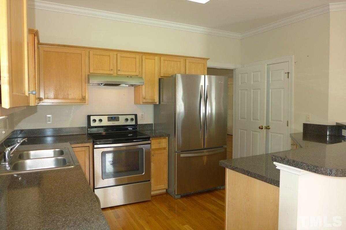 120 Tharrington Dr - Photo 6 of 22