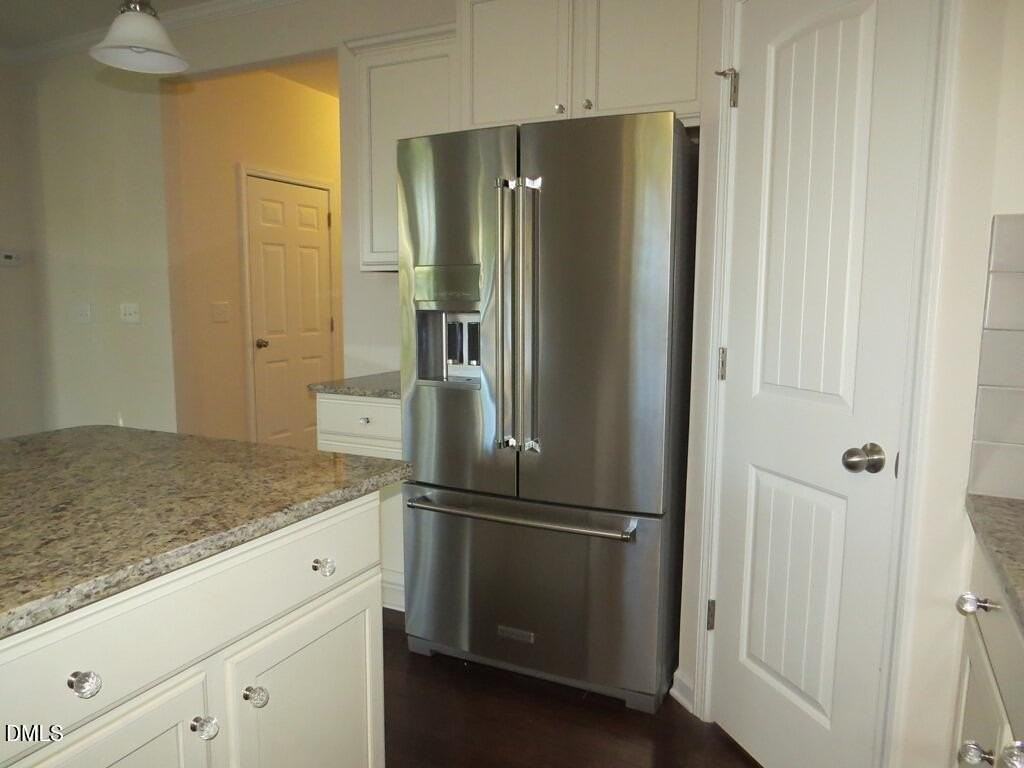 3908 Valley Side Ct - Photo 6 of 15